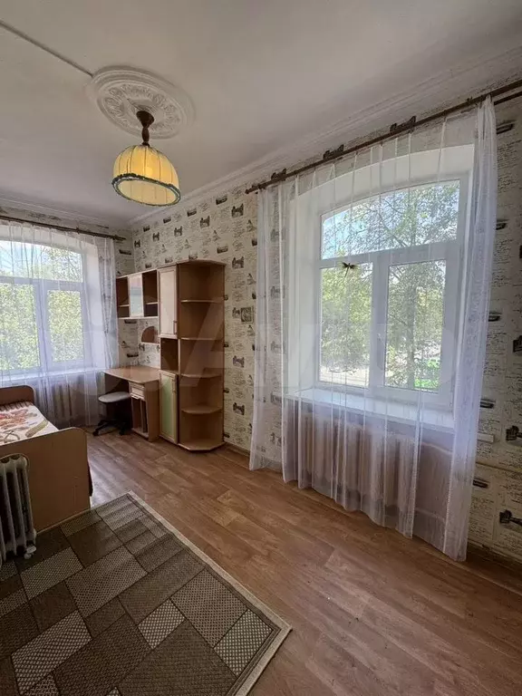 Комната 15 м в 3-к., 2/4 эт. - Фото 0