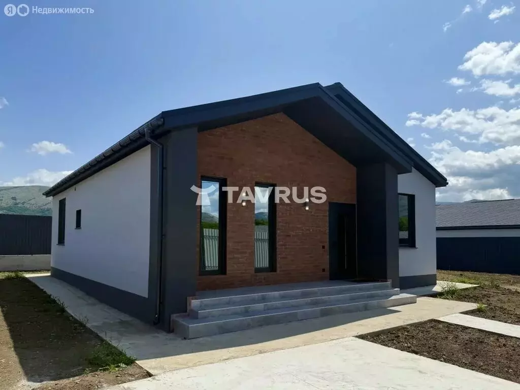 Дом в Симферопольский район, село Мирное (122 м) - Фото 1