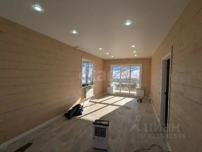 Дом в Бурятия, Тарбагатайский район, Саянтуйское с/пос, с. Нижний ... - Фото 1