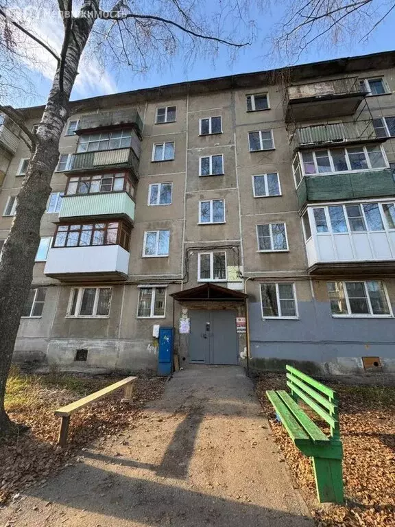 3-комнатная квартира: Бор, улица Махалова, 28 (56.2 м) - Фото 0