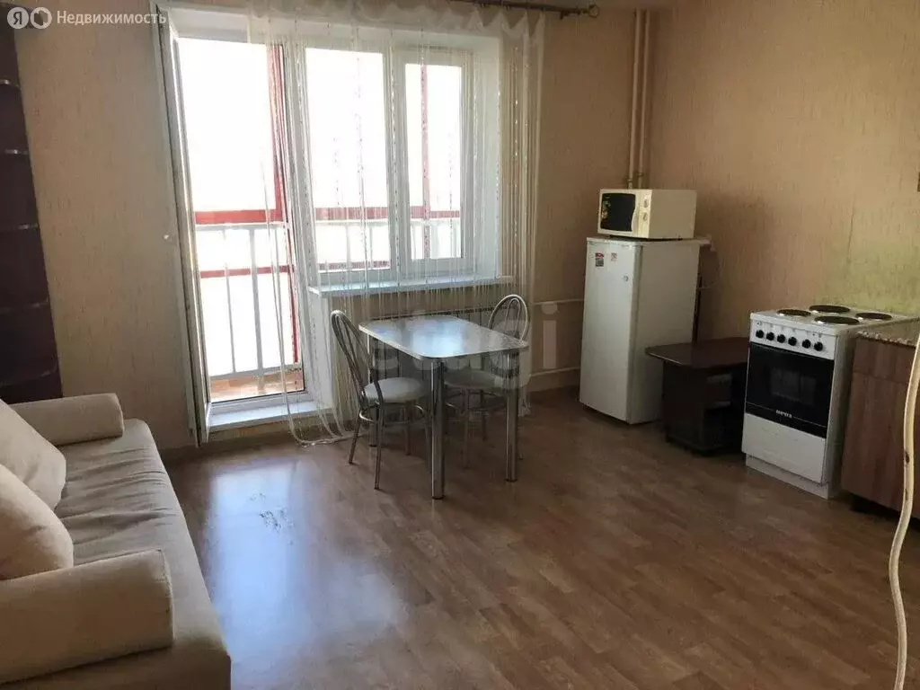 Квартира-студия: Челябинск, улица Александра Шмакова, 27 (24 м) - Фото 1