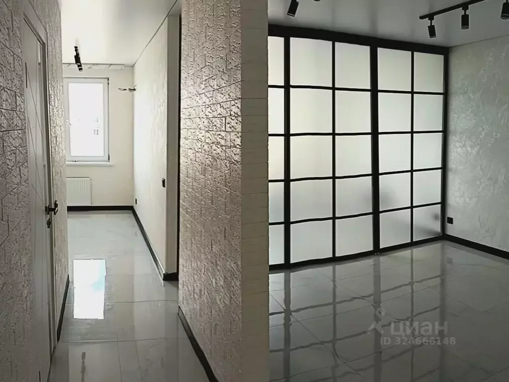 2-к кв. Волгоградская область, Волгоград ул. Расула Гамзатова, 21 ... - Фото 1