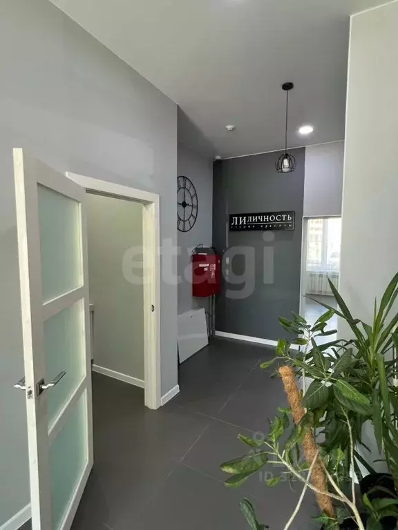 Офис в Ханты-Мансийский АО, Ханты-Мансийск ул. Анны Коньковой, 10 (84 ... - Фото 1