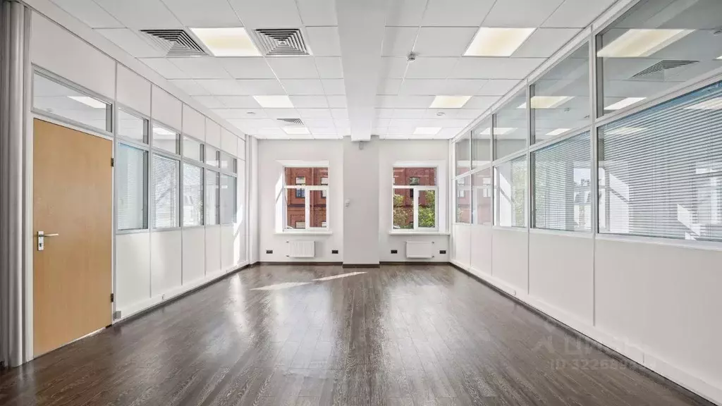 Офис в Санкт-Петербург 7-я Васильевского острова линия, 76 (95 м) - Фото 0