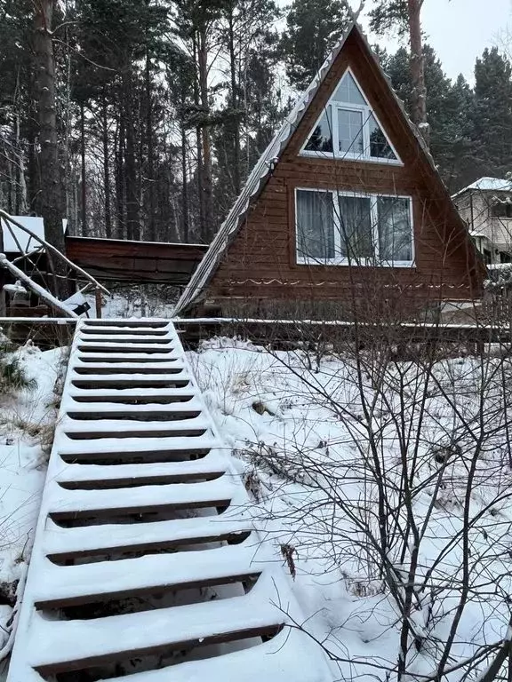 Дом в Иркутская область, Иркутский муниципальный округ, Листвянка рп ... - Фото 1