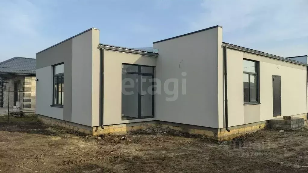 Дом в Ставропольский край, Михайловск Шпаковский район, ул. Зинаиды ... - Фото 0