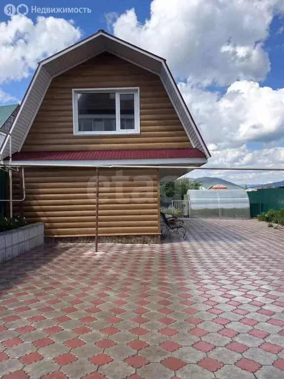 Дом в Юрюзань, улица Ильи Тараканова (400 м) - Фото 2