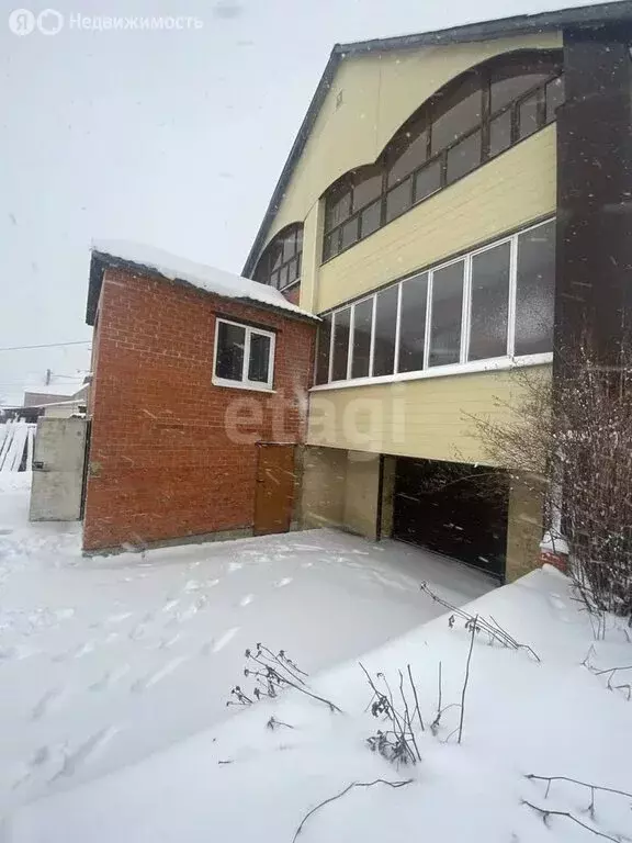 Дом в Лямбирский район, село Саловка, Красная улица (200 м) - Фото 0