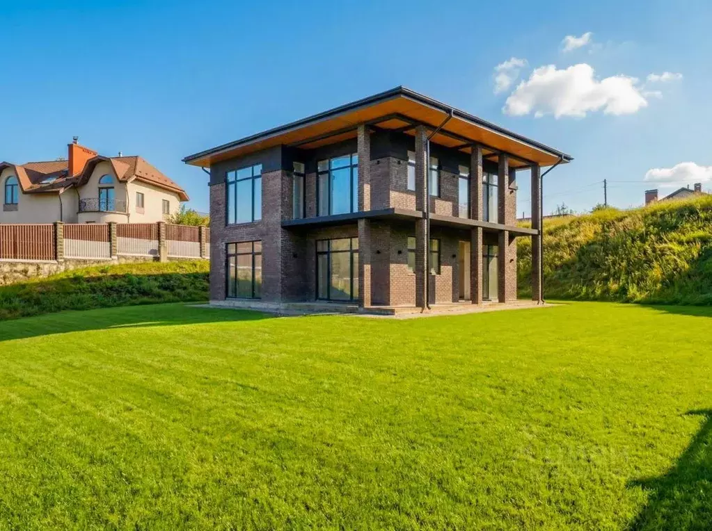 Дом в Ленинградская область, Всеволожский район, Бугровское городское ... - Фото 1