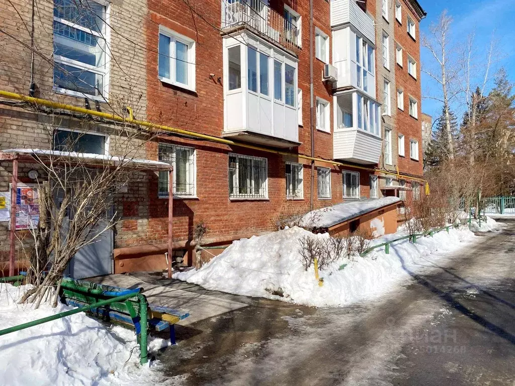 2-к кв. Омская область, Омск ул. Всеволода Иванова, 17 (50.0 м) - Фото 2