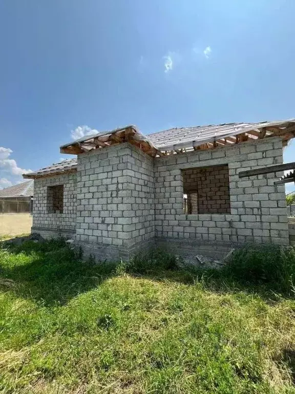 Дом в Ставропольский край, Предгорный муниципальный округ, с. Юца ул. ... - Фото 0