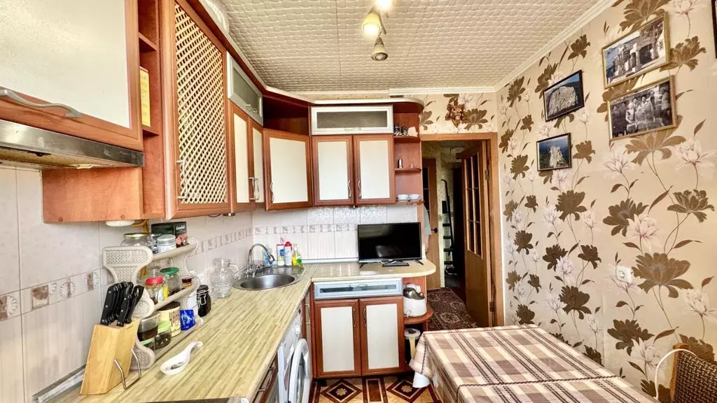 3-к кв. Крым, Феодосия ул. Гарнаева, 64 (60.0 м) - Фото 0