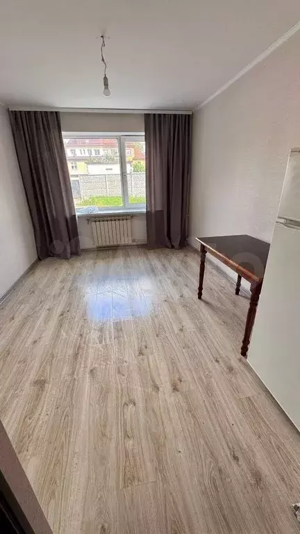 Комната 15 м в 6-к., 1/3 эт. - Фото 1