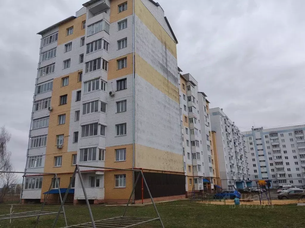 3-к кв. Орловская область, Мценск ул. Машиностроителей, 17/1 (95.1 м) - Фото 0
