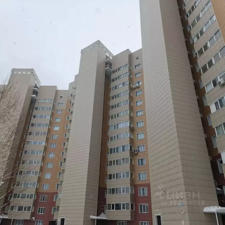 3-к кв. Алтайский край, Барнаул ул. Антона Петрова, 254 (88.0 м) - Фото 0