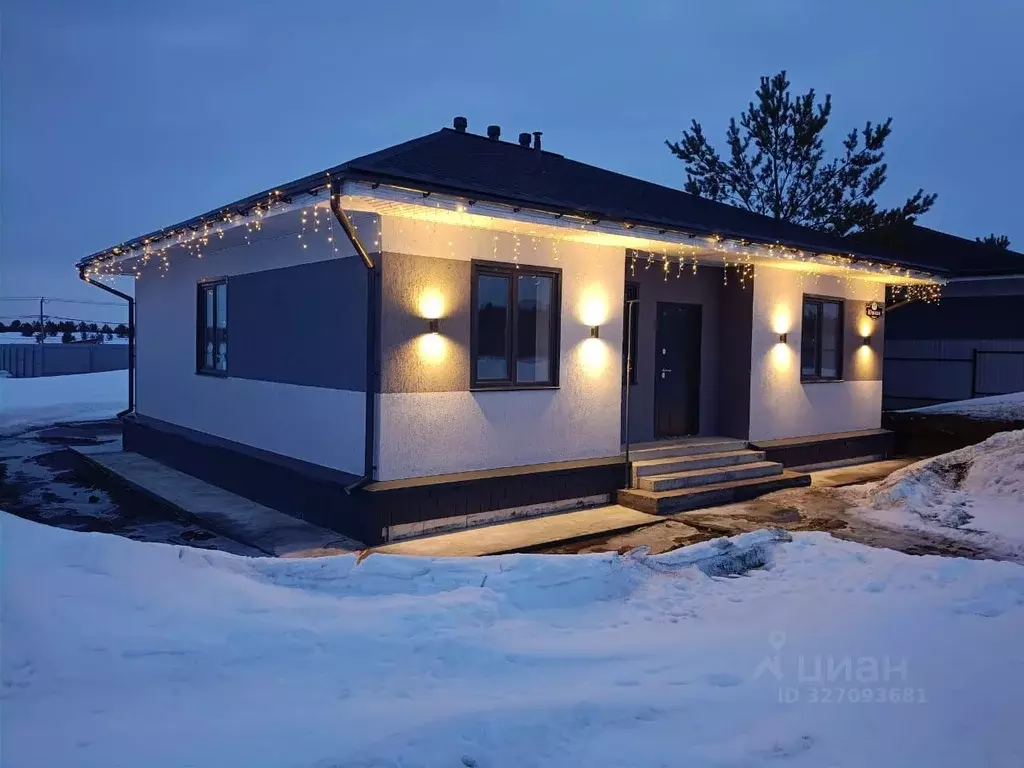 Дом в Алтайский край, Первомайский район, с. Фирсово, Рощино мкр ул. ... - Фото 1