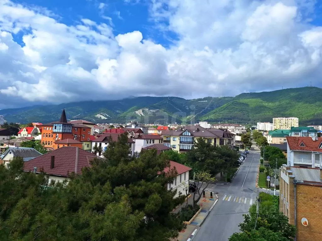 2-к кв. Краснодарский край, Геленджик Октябрьская ул., 43А (58.6 м) - Фото 1