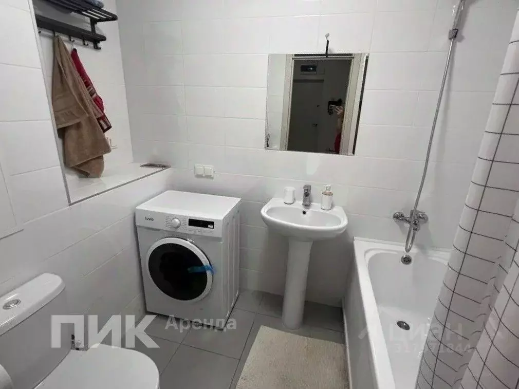 1-к кв. Свердловская область, Екатеринбург ул. Гаршина, 3 (42.7 м) - Фото 0