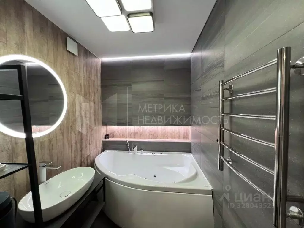 3-к кв. Тюменская область, Тюмень Амурская ул., 39 (76.2 м) - Фото 1