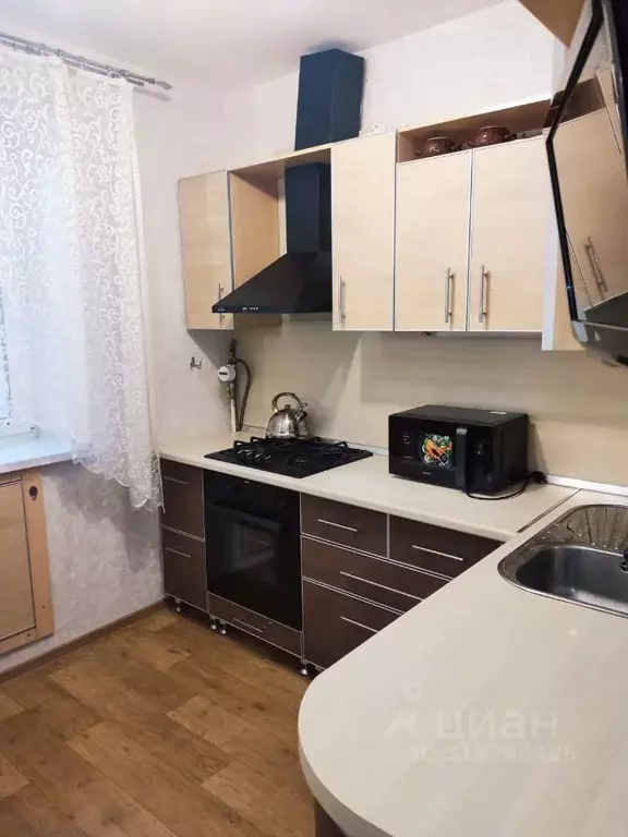 3-к кв. Ульяновская область, Ульяновск ул. Средний Венец, 23А (68.0 м) - Фото 0