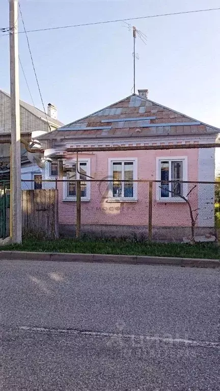 Дом в Краснодарский край, Апшеронск ул. Фрунзе (50 м) - Фото 0