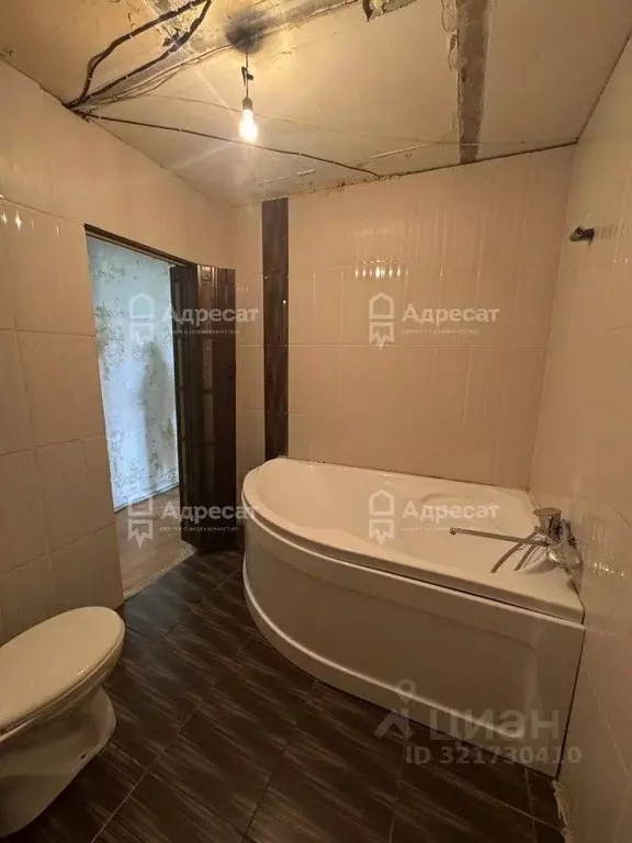 3-к кв. Волгоградская область, Волгоград Пролетарская ул., 45 (57.0 м) - Фото 0