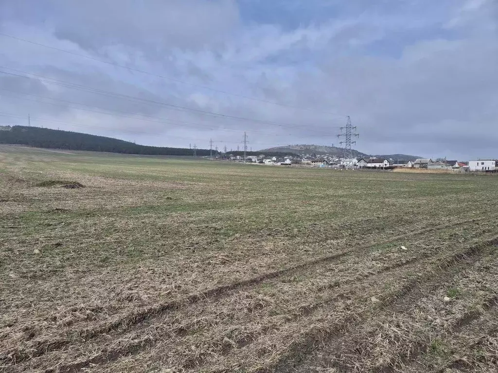 Участок в Крым, Симферопольский район, Перовское с/пос, с. Украинка ... - Фото 1