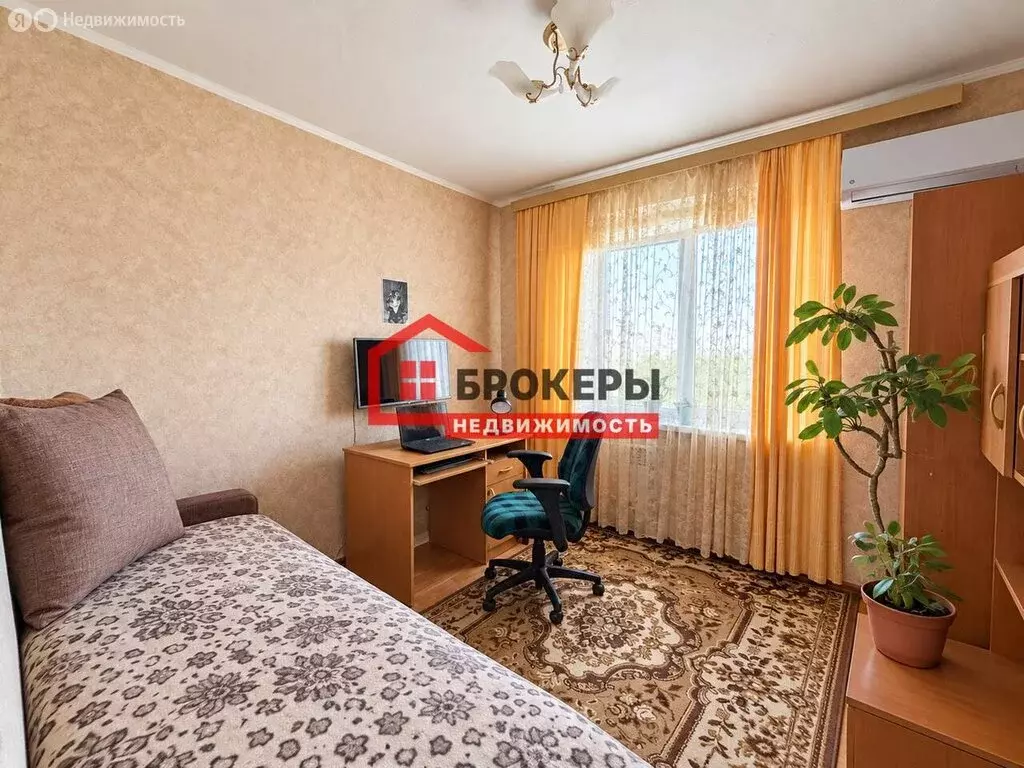 4-комнатная квартира: Севастополь, проспект Октябрьской Революции, ... - Фото 2