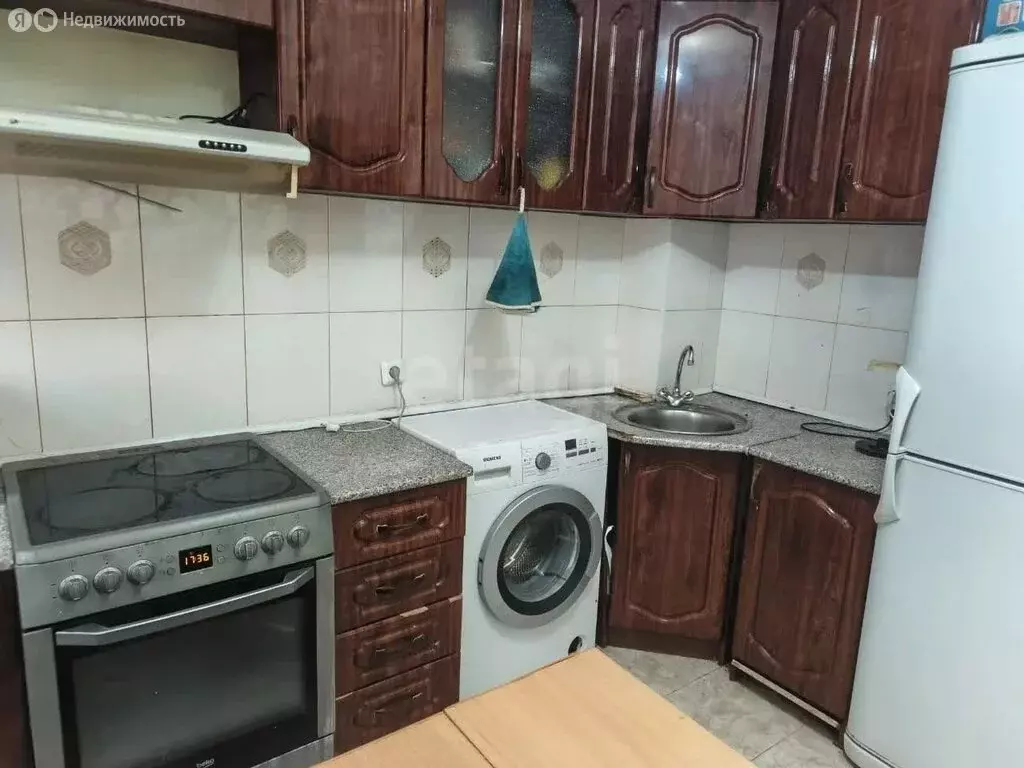 3-комнатная квартира: Тюмень, улица Прокопия Артамонова, 9 (64 м) - Фото 1