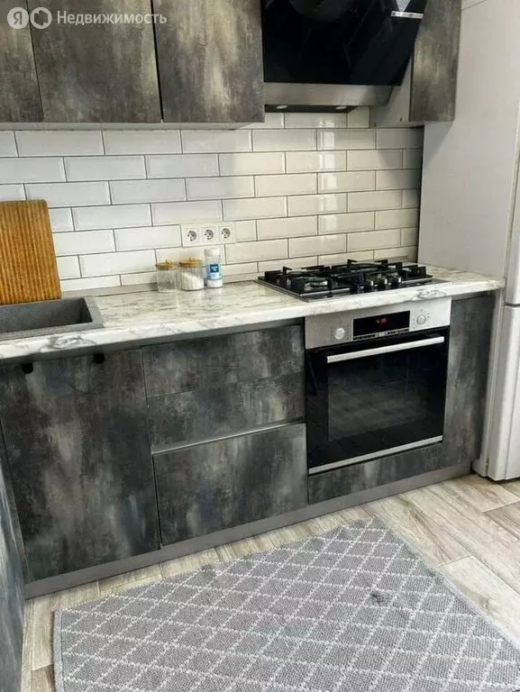 3-комнатная квартира: Губкин, Преображенская улица, 6 (63 м) - Фото 0