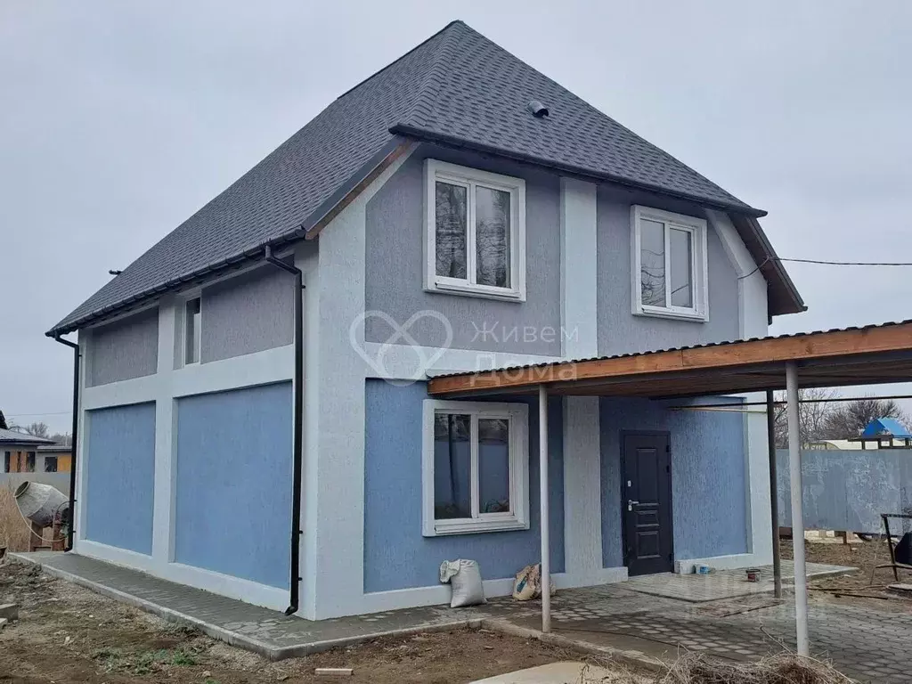 Дом в Волгоградская область, Среднеахтубинский район, Ахтубинское ... - Фото 0