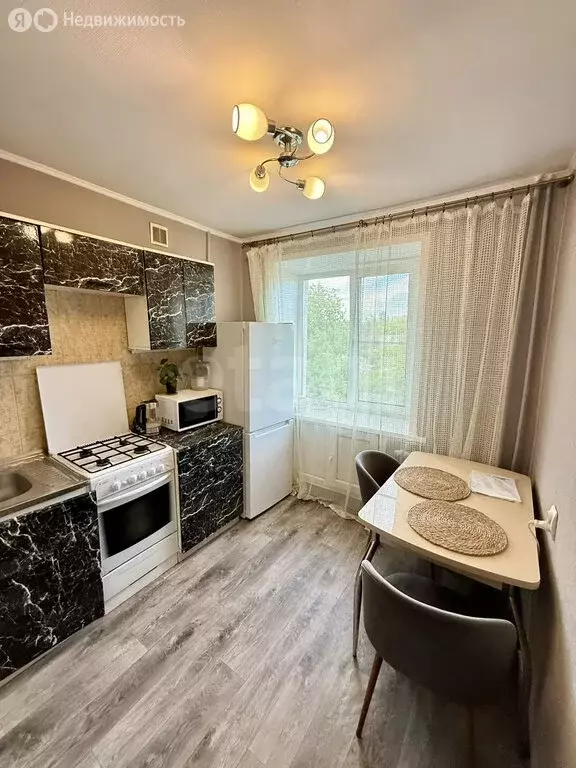 2-комнатная квартира: Ржев, улица 8 Марта, 32 (50 м) - Фото 2