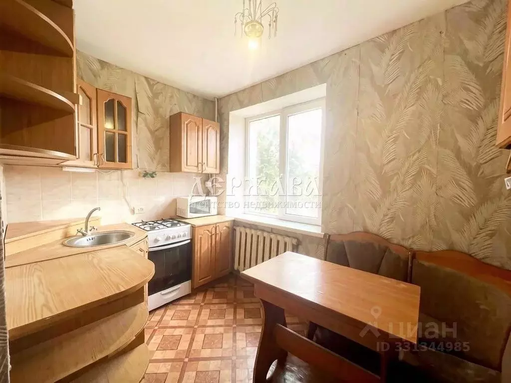 2-к кв. Белгородская область, Старый Оскол ул. Хмелева, 34А (40.0 м) - Фото 1