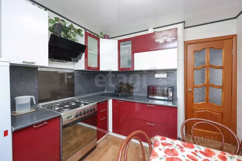 3-к кв. Хабаровский край, Хабаровск Тихоокеанская ул., 172 (65.0 м) - Фото 1