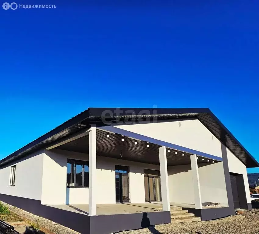 Дом в посёлок Алфёрово, улица П.А. Казанцева (150 м) - Фото 1
