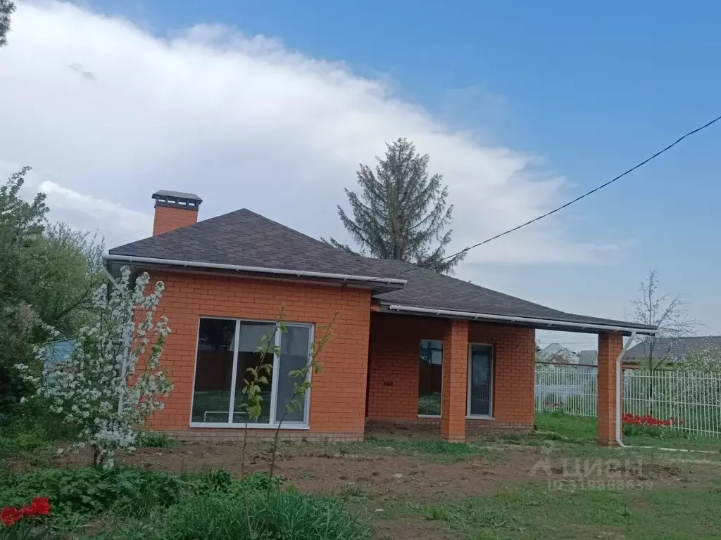 Дом в Саратовская область, Энгельсский район, Красноярское ... - Фото 0