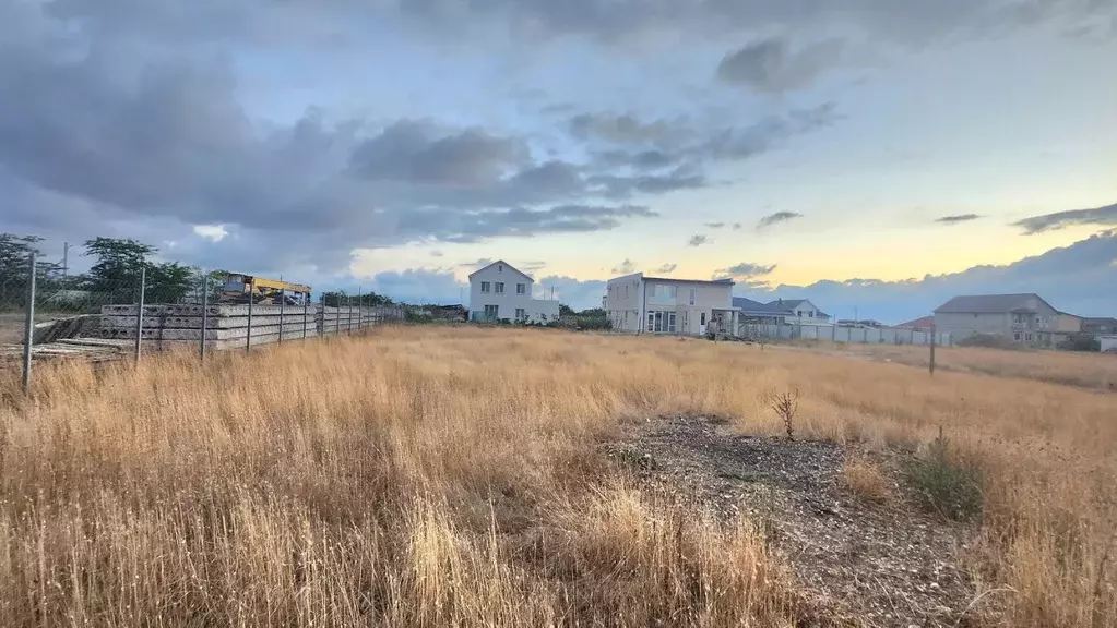 Участок в Крым, Бахчисарайский район, с. Угловое  (8.0 сот.) - Фото 1