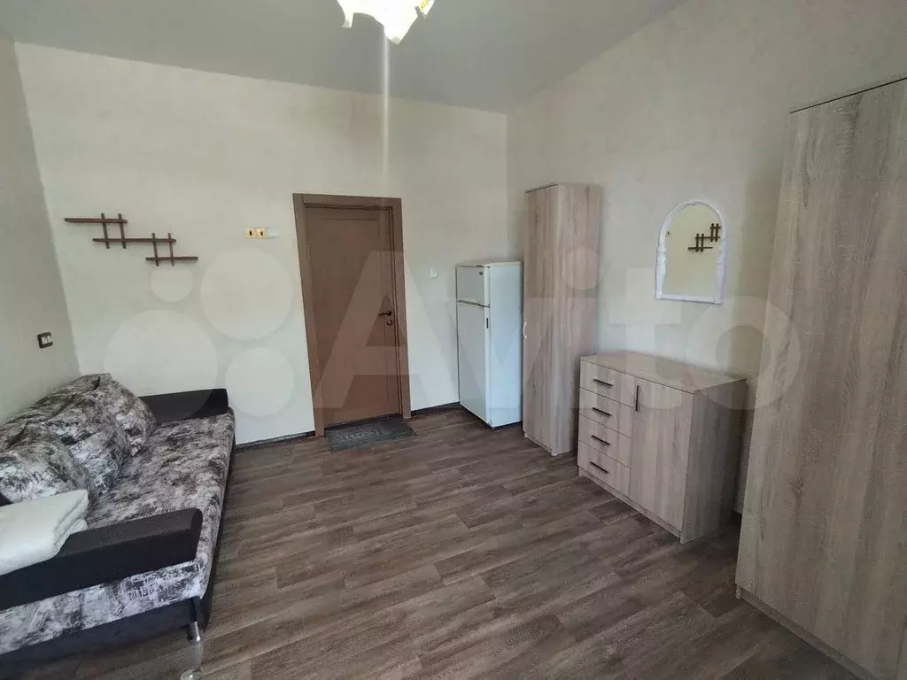 Комната 15 м в 4-к., 4/4 эт. - Фото 1