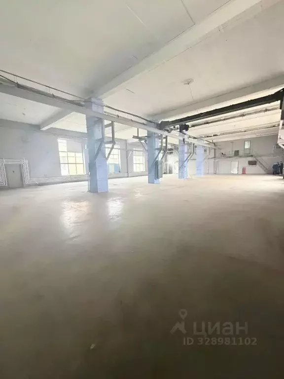 Помещение свободного назначения в Ленинградская область, Коммунар г. ... - Фото 1