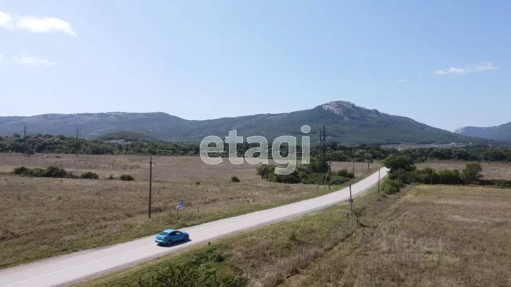 Участок в Севастополь с. Орлиное, ул. Урожайная, 75 (9.18 сот.) - Фото 0