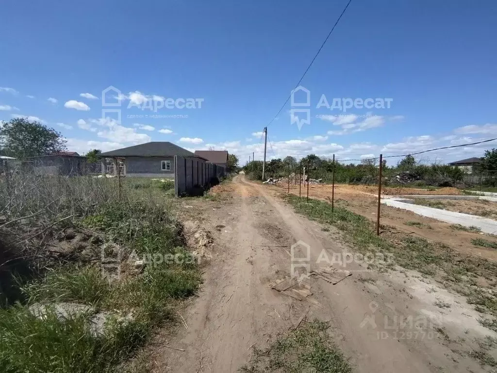 Участок в Волгоградская область, Волгоград Дзержинец СНТ, ... - Фото 0