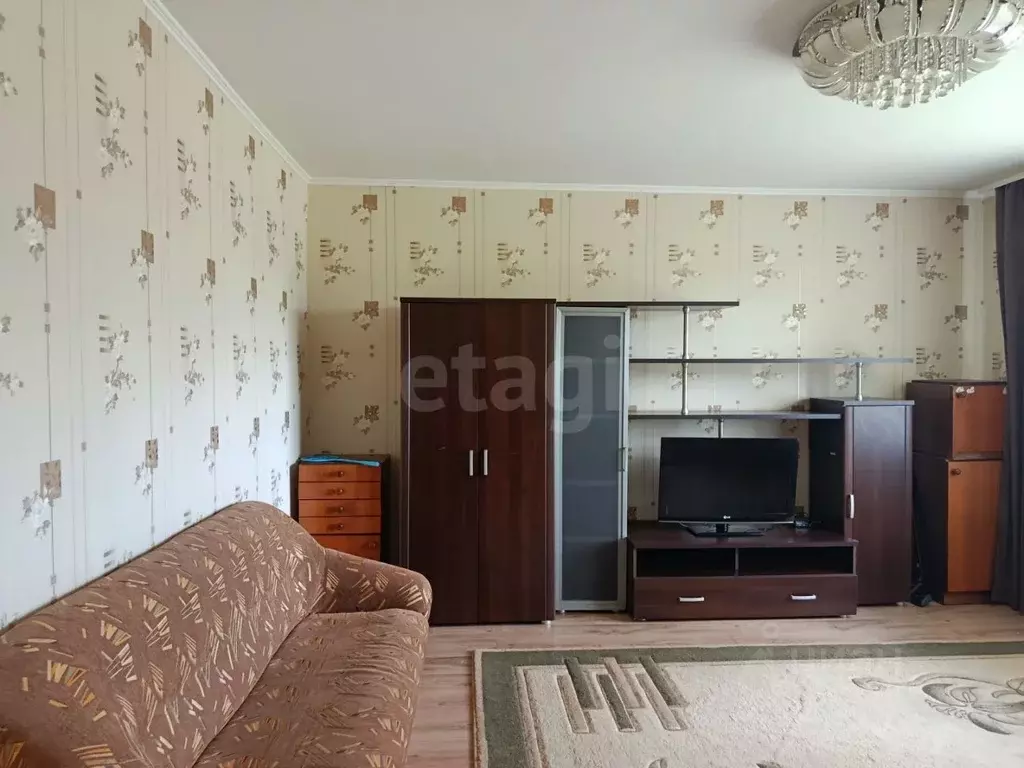 1-к кв. Псковская область, Остров ул. Карла Маркса, 27 (35.7 м) - Фото 1