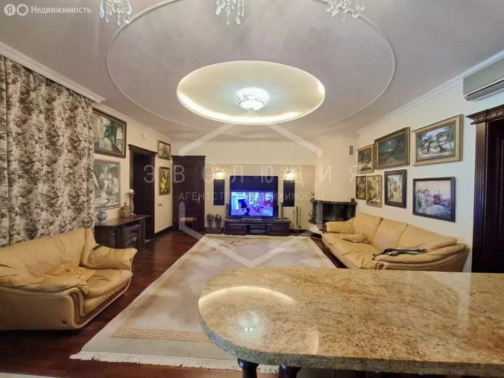 3-комнатная квартира: Калининград, Верхнеозёрная улица, 32А (160 м) - Фото 1