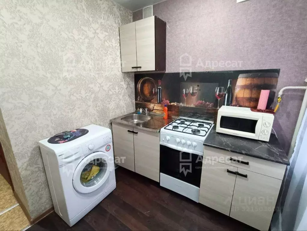 4-к кв. Волгоградская область, Волгоград ул. Академика Королева, 3 ... - Фото 1