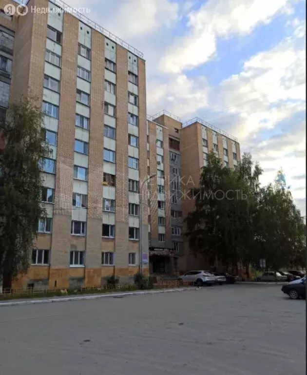 3-комнатная квартира: тюмень, улица республики, 220 (63 м) - Фото 0