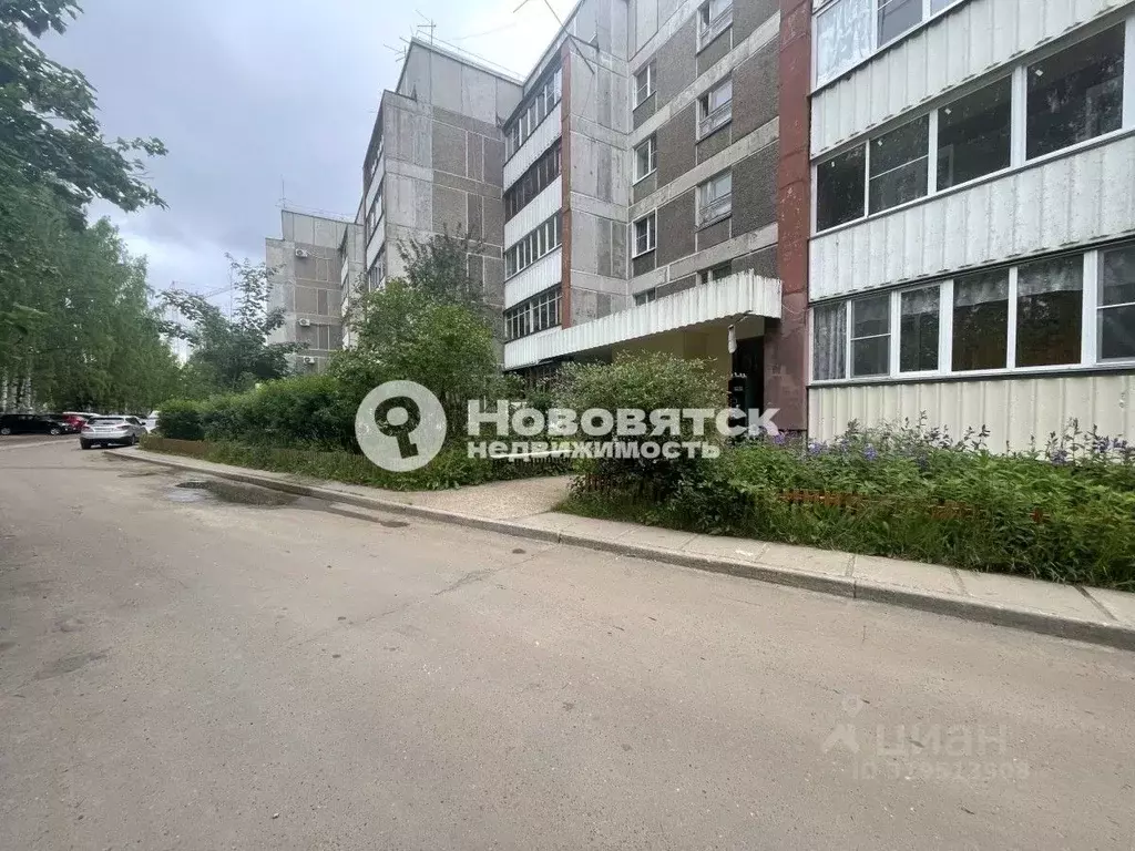 3-к кв. Кировская область, Киров ул. МОПРА, 1а (70.8 м) - Фото 0