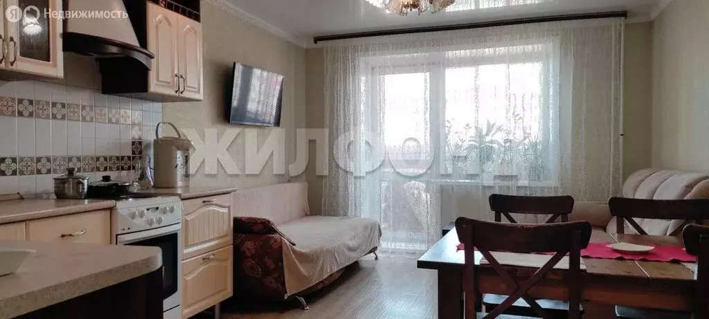 3-комнатная квартира: Бердск, Первомайская улица, 127 (73.7 м) - Фото 0