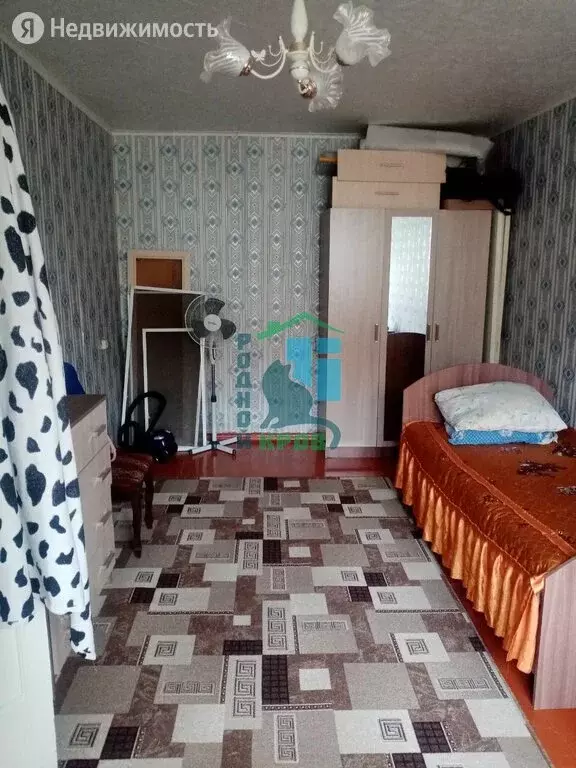 Квартира-студия: посёлок городского типа Междуреченск, улица жбк, 9 . - Фото 0