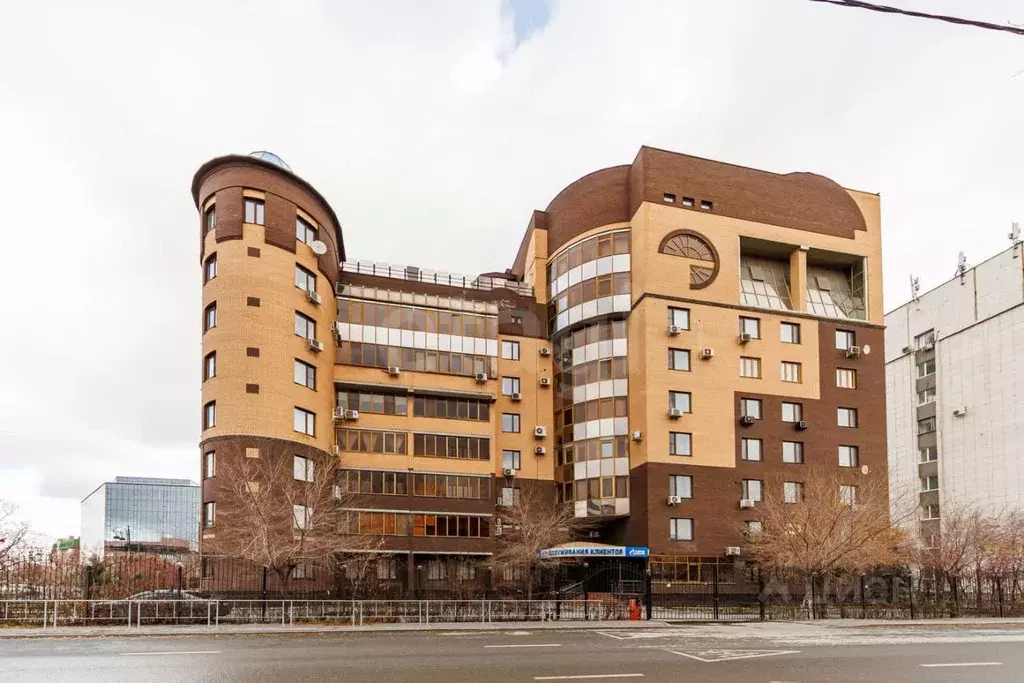 3-к кв. Тюменская область, Тюмень ул. Хохрякова, 45 (107.0 м) - Фото 1