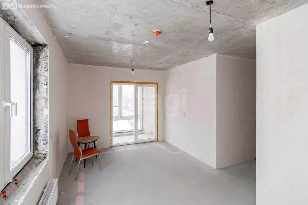 2-комнатная квартира: Тюмень, улица 50 лет Октября, 57Бк2 (58 м) - Фото 2